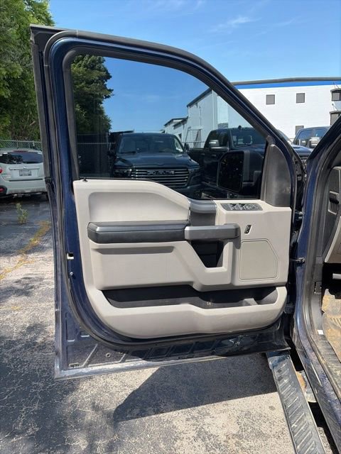 Used 2016 Ford F150 XLT w/ Equipment Group 302A Luxury AWD/4WD image 12