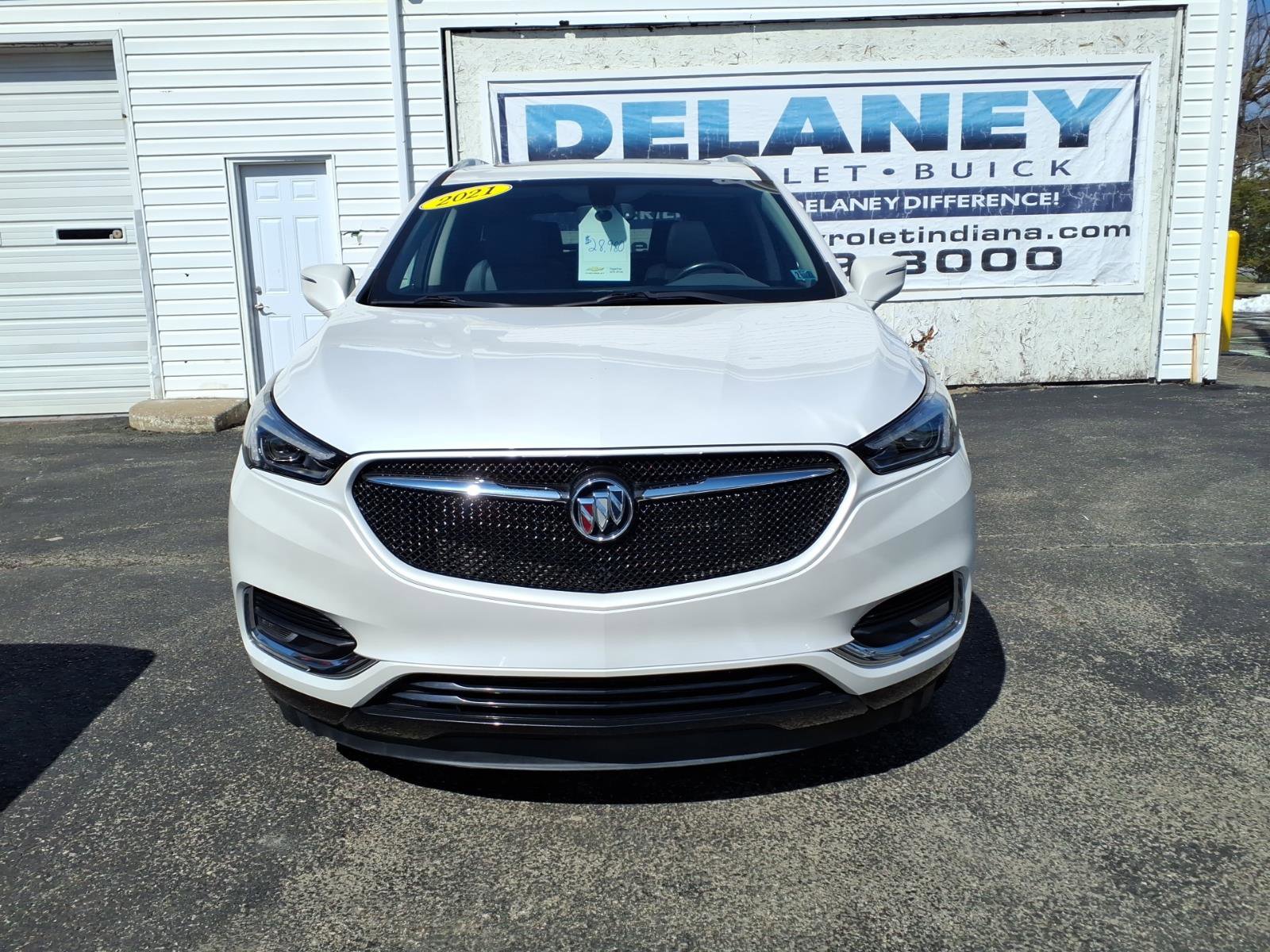 Used 2021 Buick Enclave Essence w/ Sport Touring Edition image 2