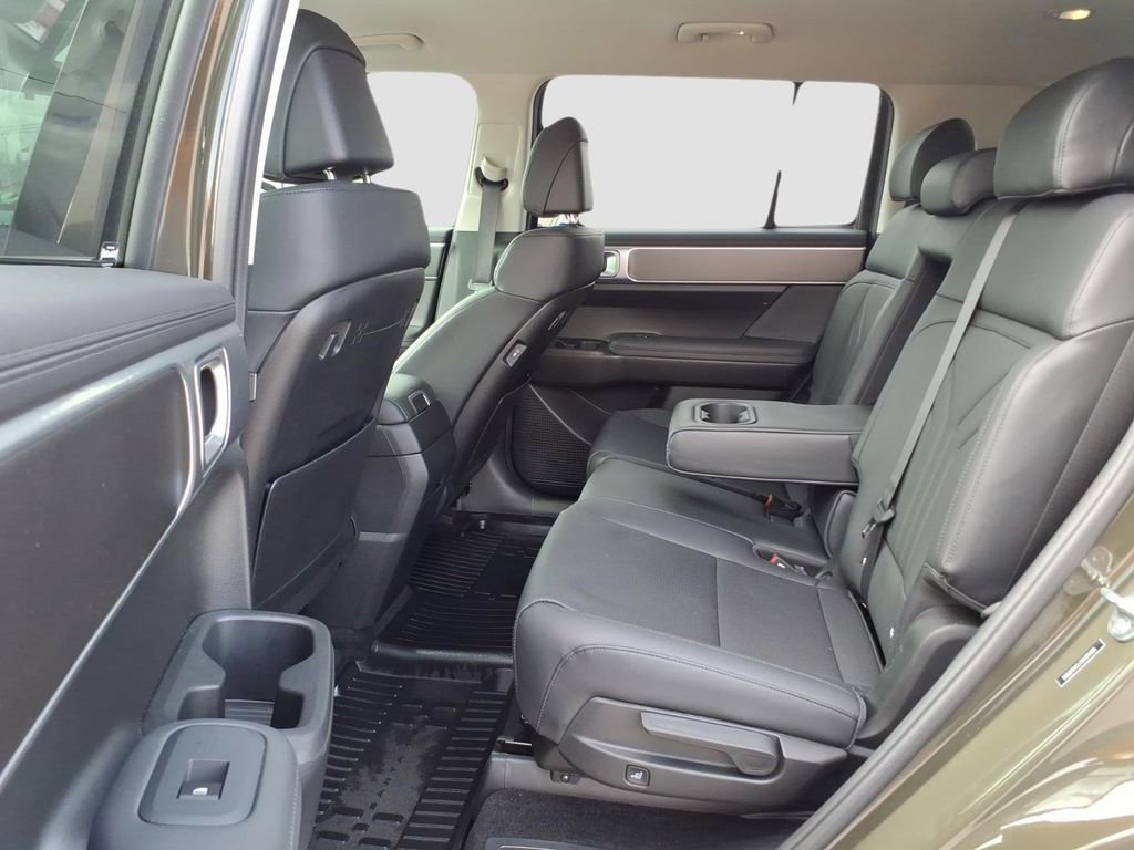 Used 2025 Hyundai Santa Fe SEL image 16