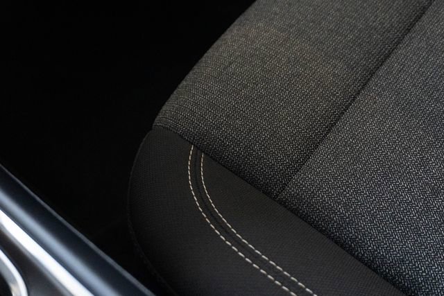 Used 2025 GMC Acadia Elevation image 31