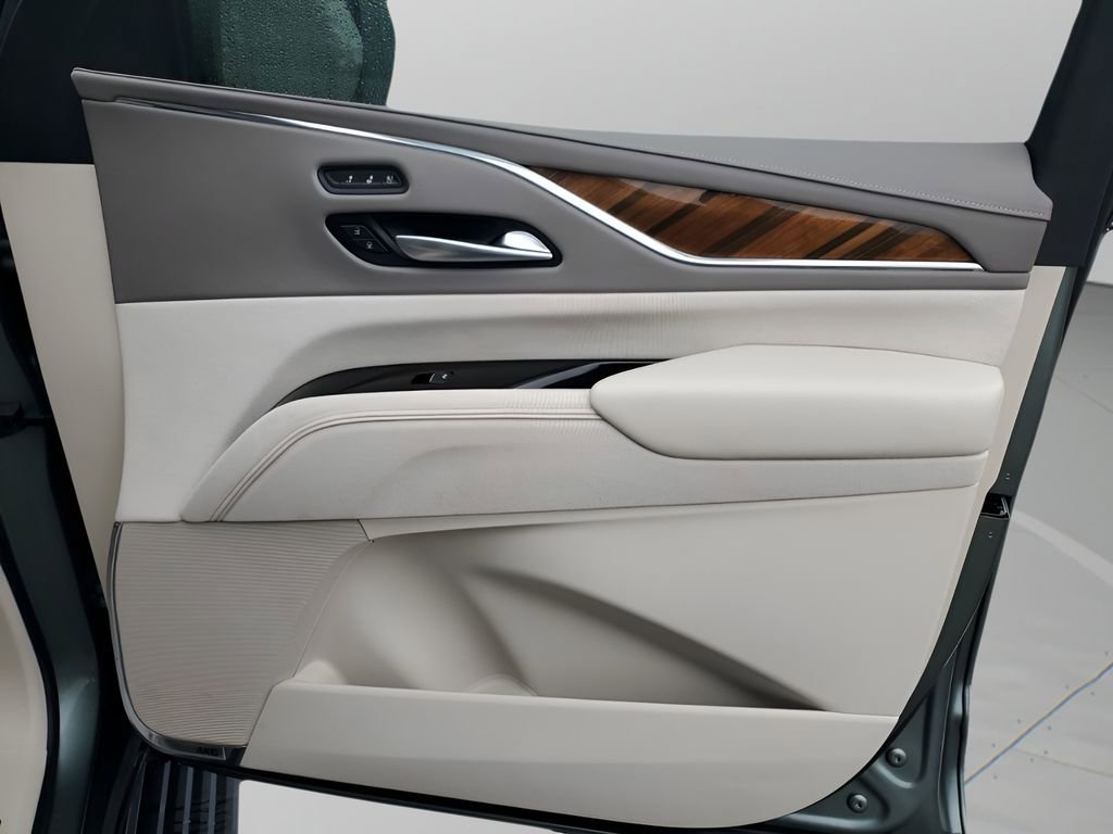 Used 2024 Cadillac Escalade Sport Platinum image 13