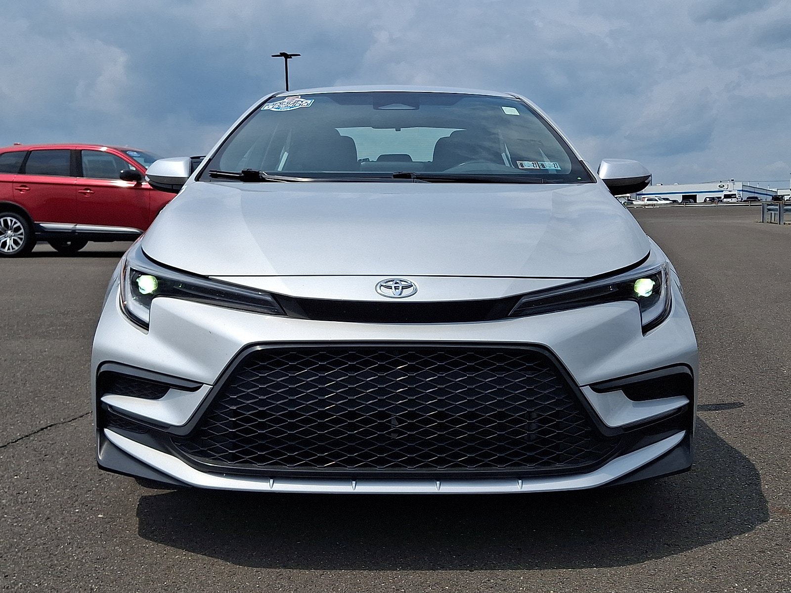 Used 2023 Toyota Corolla SE FWD image 2