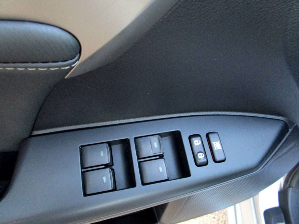 Used 2014 Lexus CT 200h FWD image 29