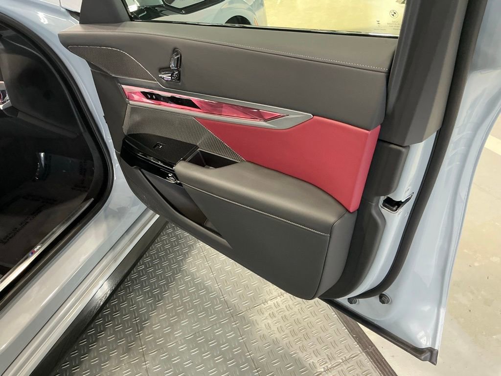 Used 2026 BMW 740i xDrive image 46