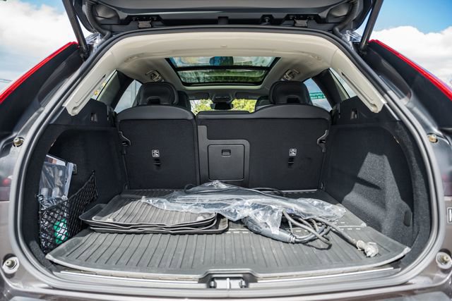 Used 2024 Volvo XC60 T8 Ultimate w/ Protection Package Premier image 10