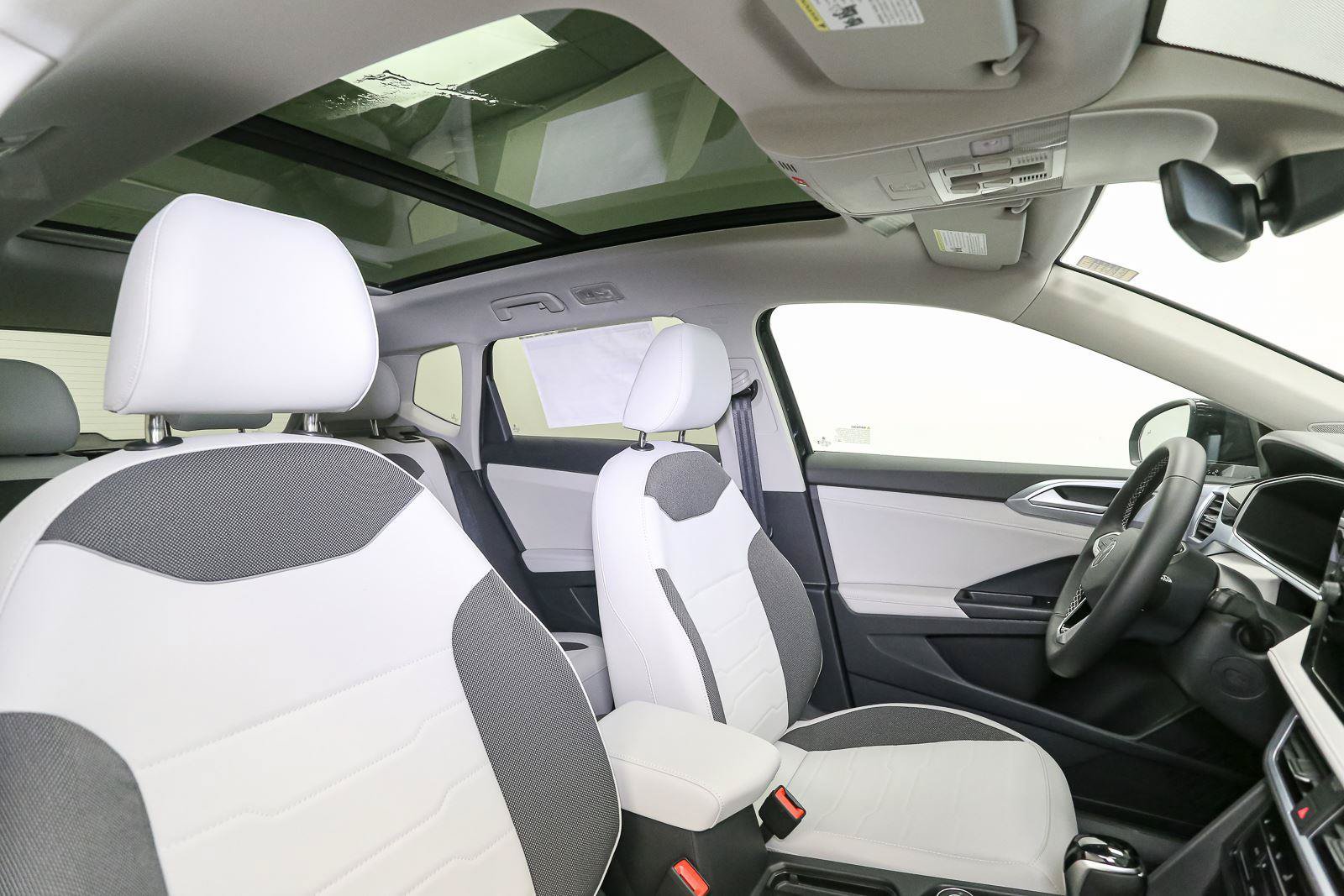 New 2026 Volkswagen Taos SE AWD/4WD image 14