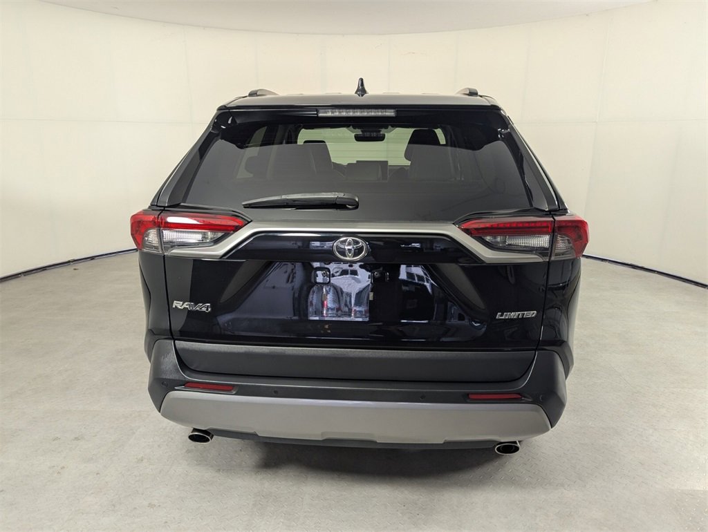 Used 2022 Toyota RAV4 Limited image 5