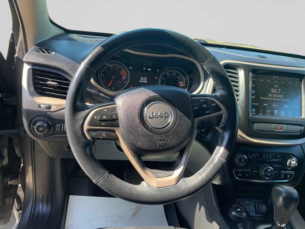 Used 2017 Jeep Cherokee Limited AWD/4WD image 25