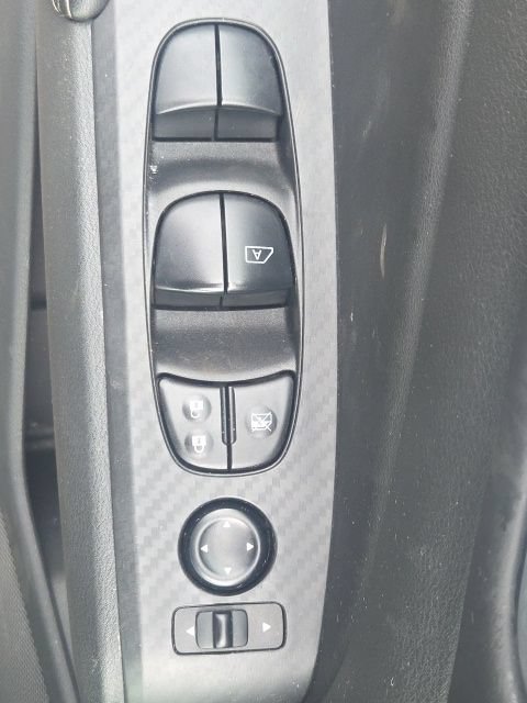 Used 2024 Nissan Altima 2.5 SV w/ SV Premium Package FWD image 18