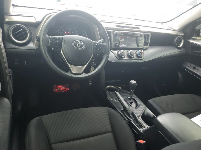 Used 2015 Toyota RAV4 LE FWD image 11