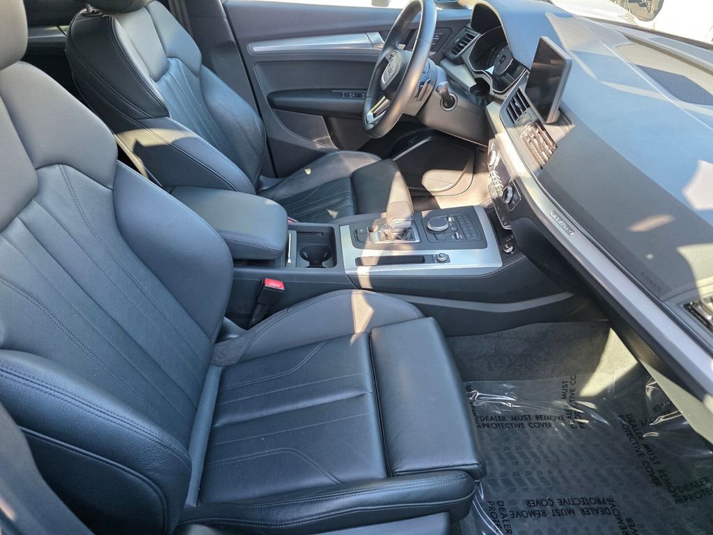 Used 2020 Audi Q5 2.0T Premium w/ Titanium Sport Package image 28