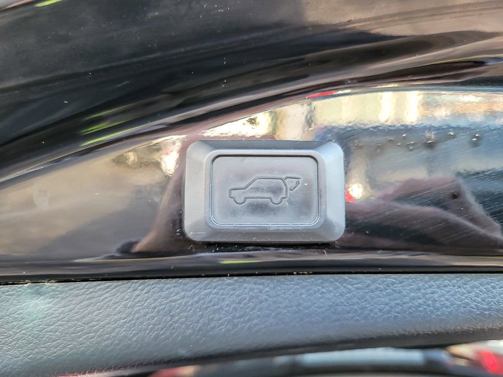 Used 2015 Toyota RAV4 XLE image 21