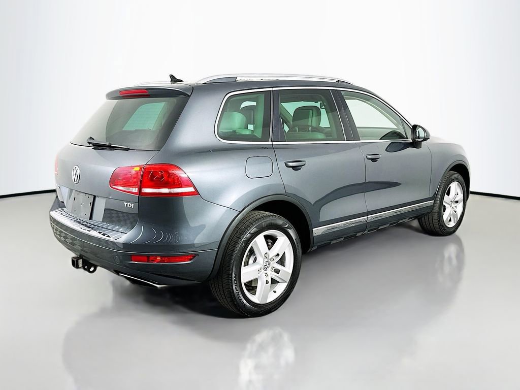 Used 2013 Volkswagen Touareg TDI image 8