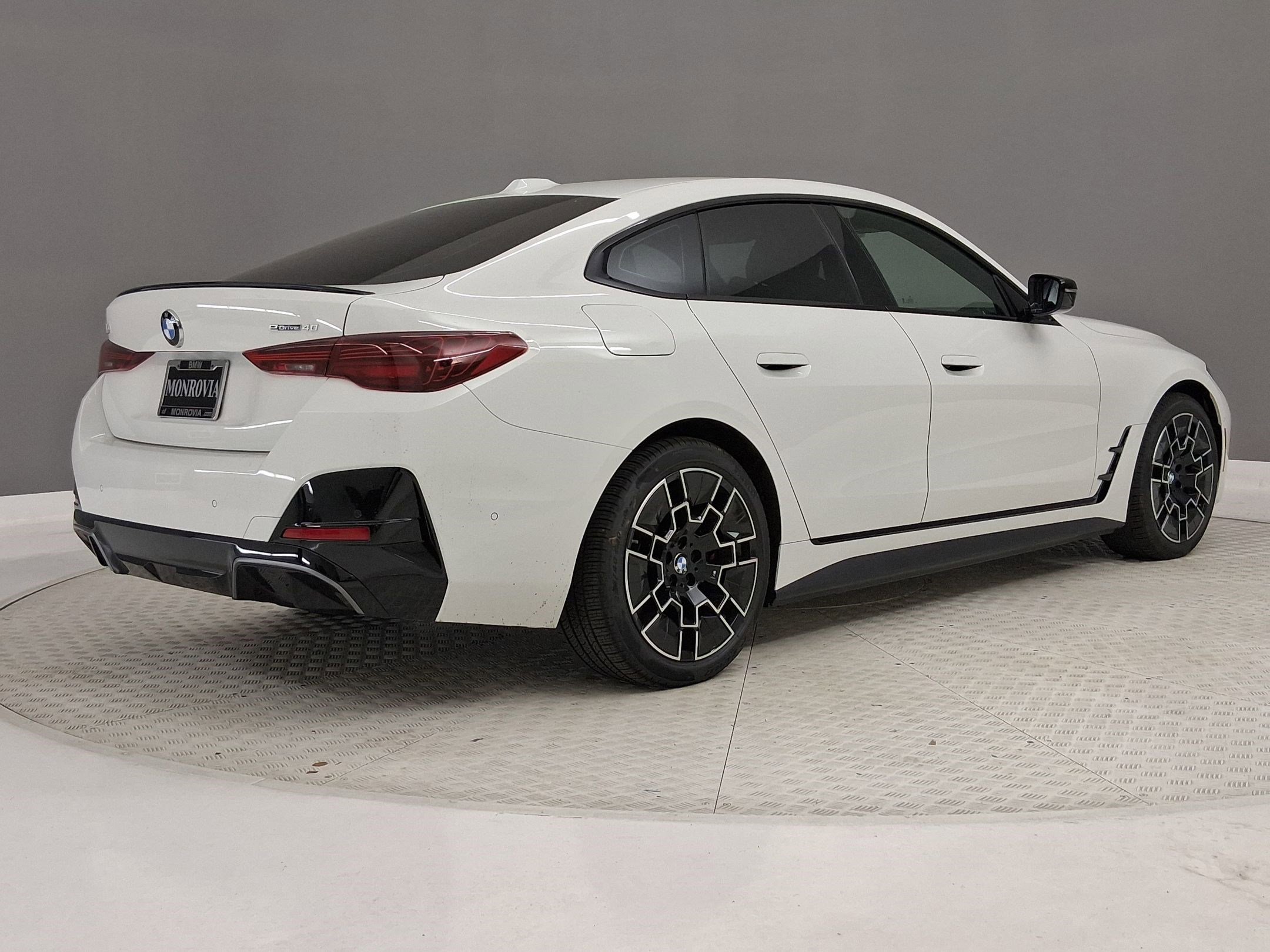 New 2026 BMW i4 eDrive40 w/ M Sport Package RWD image 7