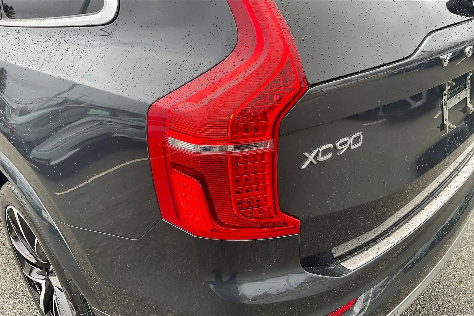 Used 2022 Volvo XC90 T6 Momentum w/ Advanced Package AWD/4WD image 27