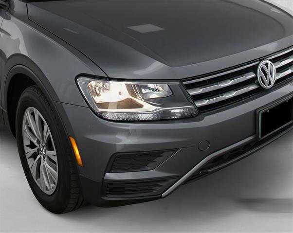 Used 2018 Volkswagen Tiguan S image 2