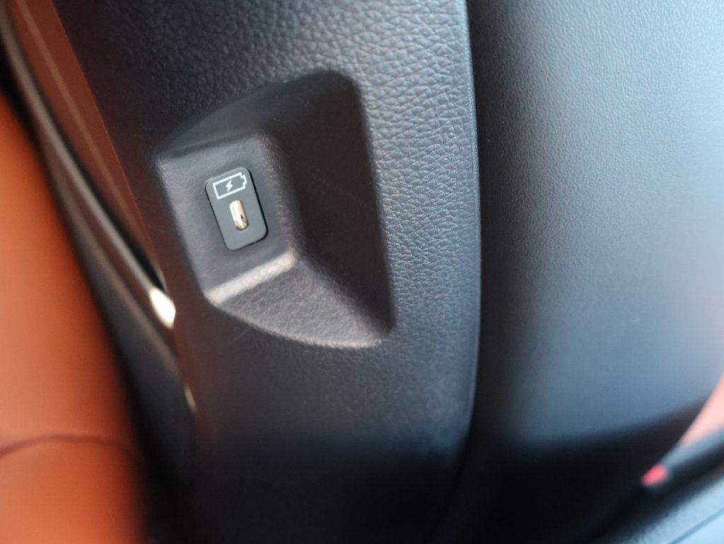 New 2027 Kia Carnival SX w/ Dark Edition Package FWD image 15