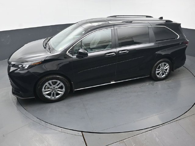 Certified 2026 Toyota Sienna XLE AWD/4WD image 38