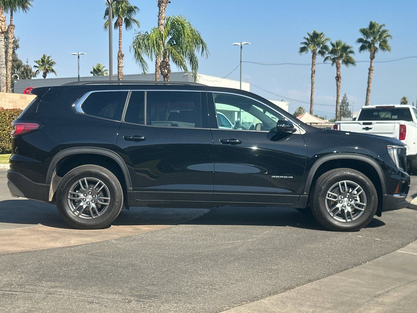 New 2025 GMC Acadia Elevation image 3