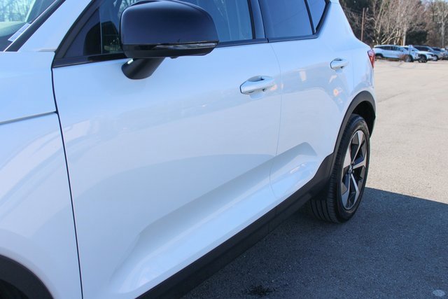 Used 2025 Volvo XC40 B5 Plus image 47