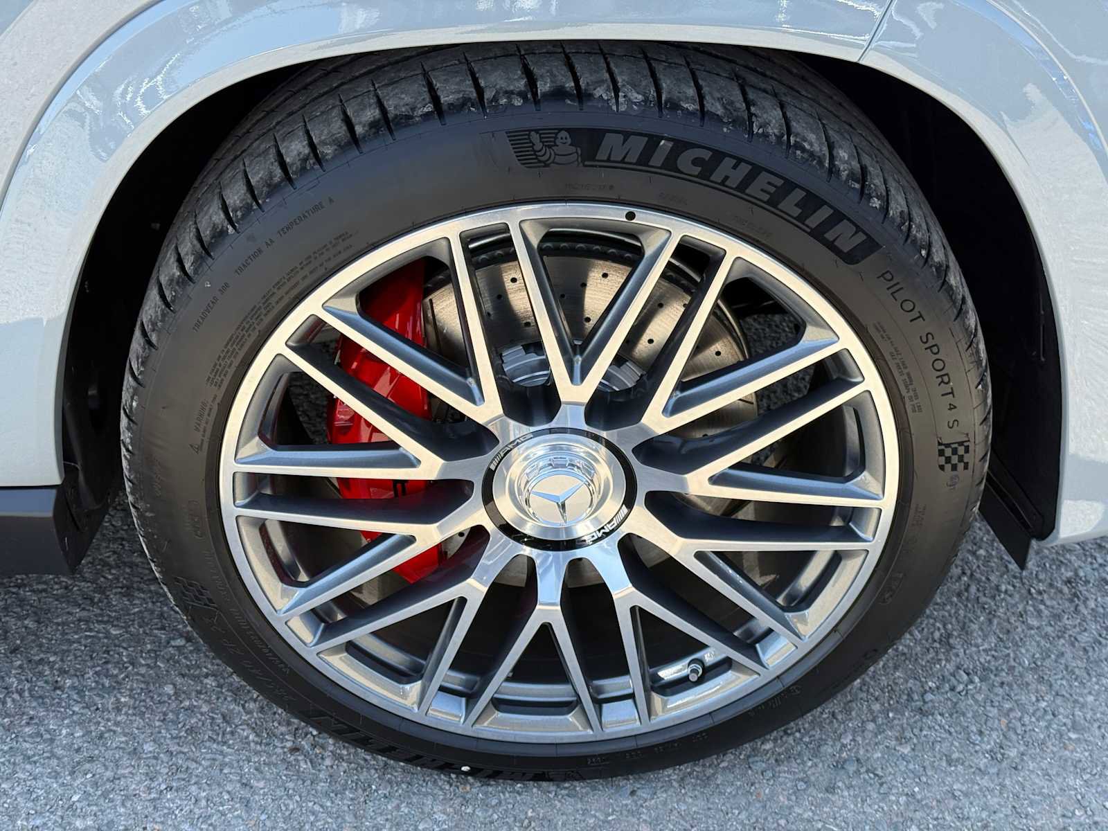 New 2025 Mercedes-Benz GLS 63 AMG 4MATIC image 9