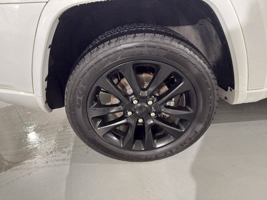 Used 2020 Jeep Grand Cherokee Altitude image 11