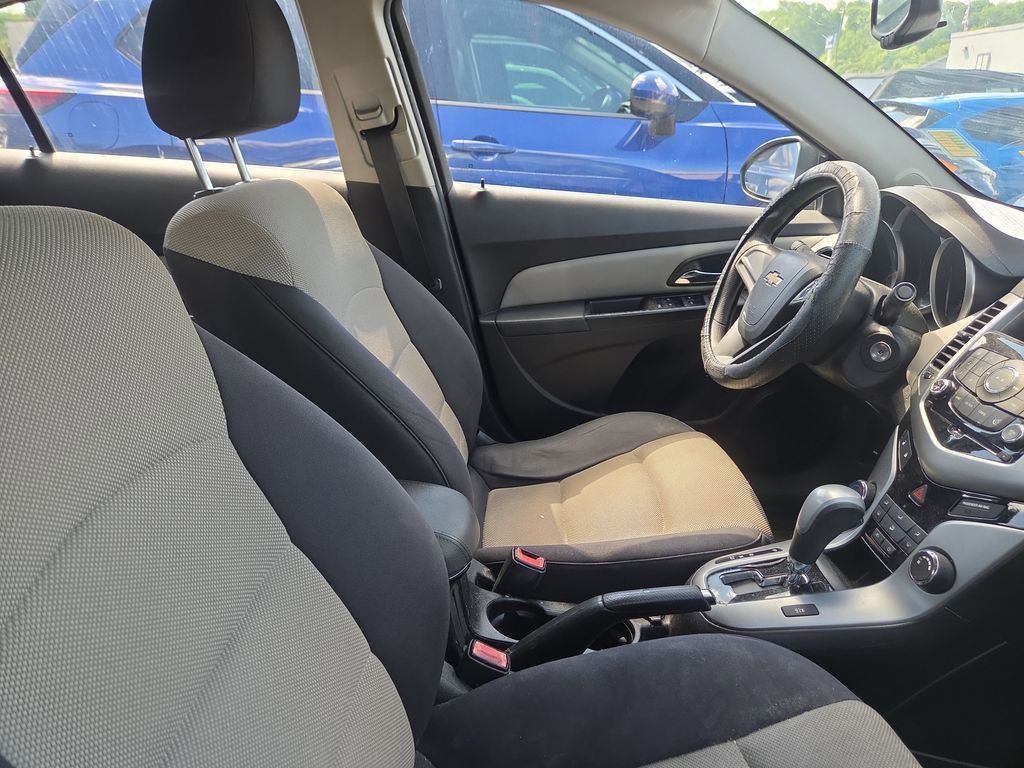 Used 2012 Chevrolet Cruze LS w/ Connectivity Package FWD image 11