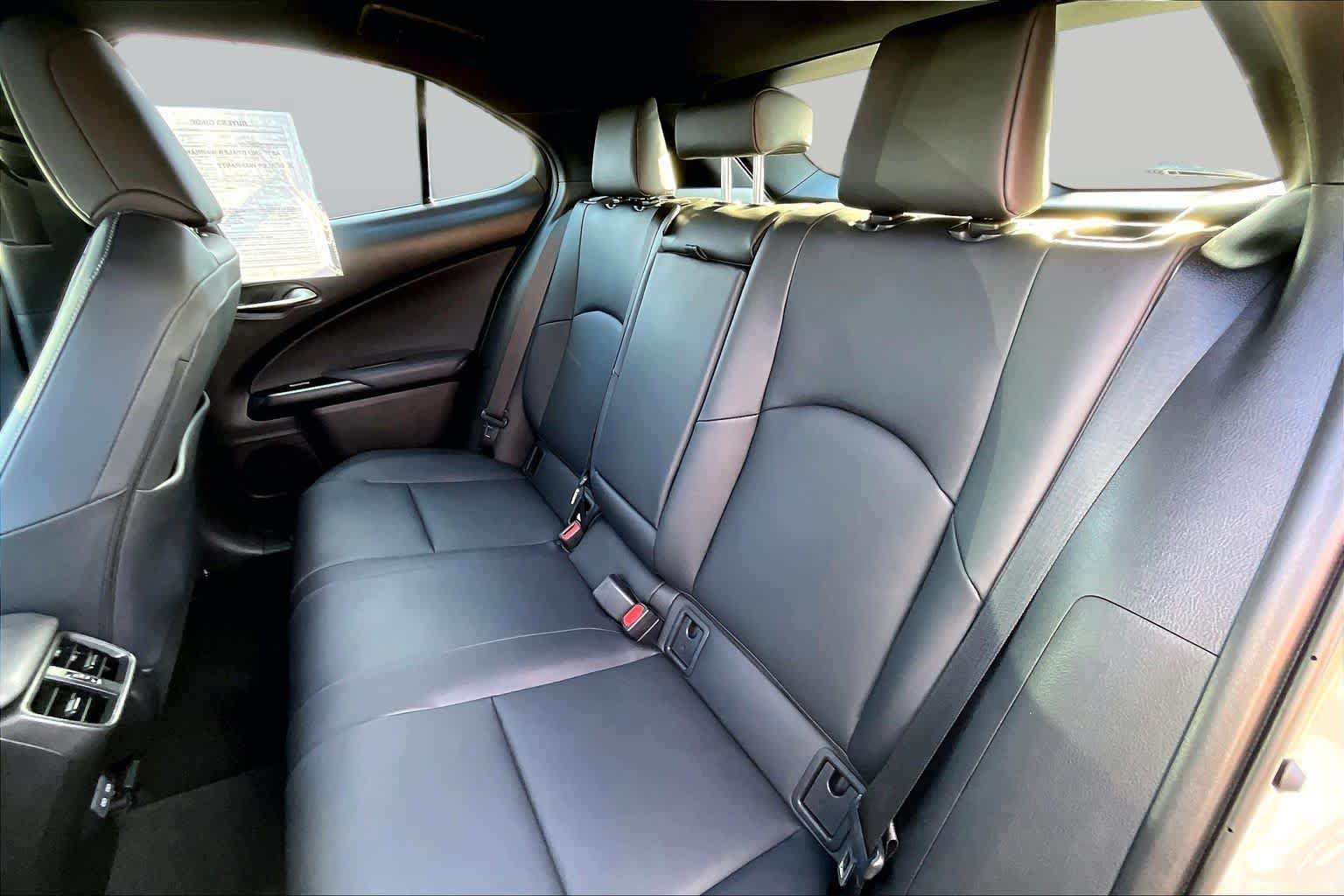 Used 2026 Lexus UX 300h FWD w/ Accessory Package (Z2) image 18