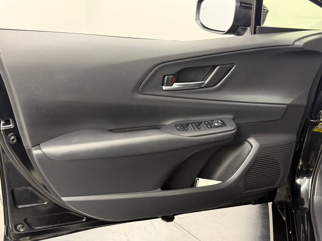 Used 2025 Toyota Prius Plug-In Hybrid FWD image 19