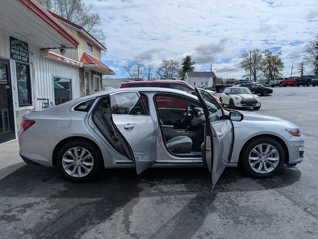 Used 2020 Chevrolet Malibu LT FWD image 13