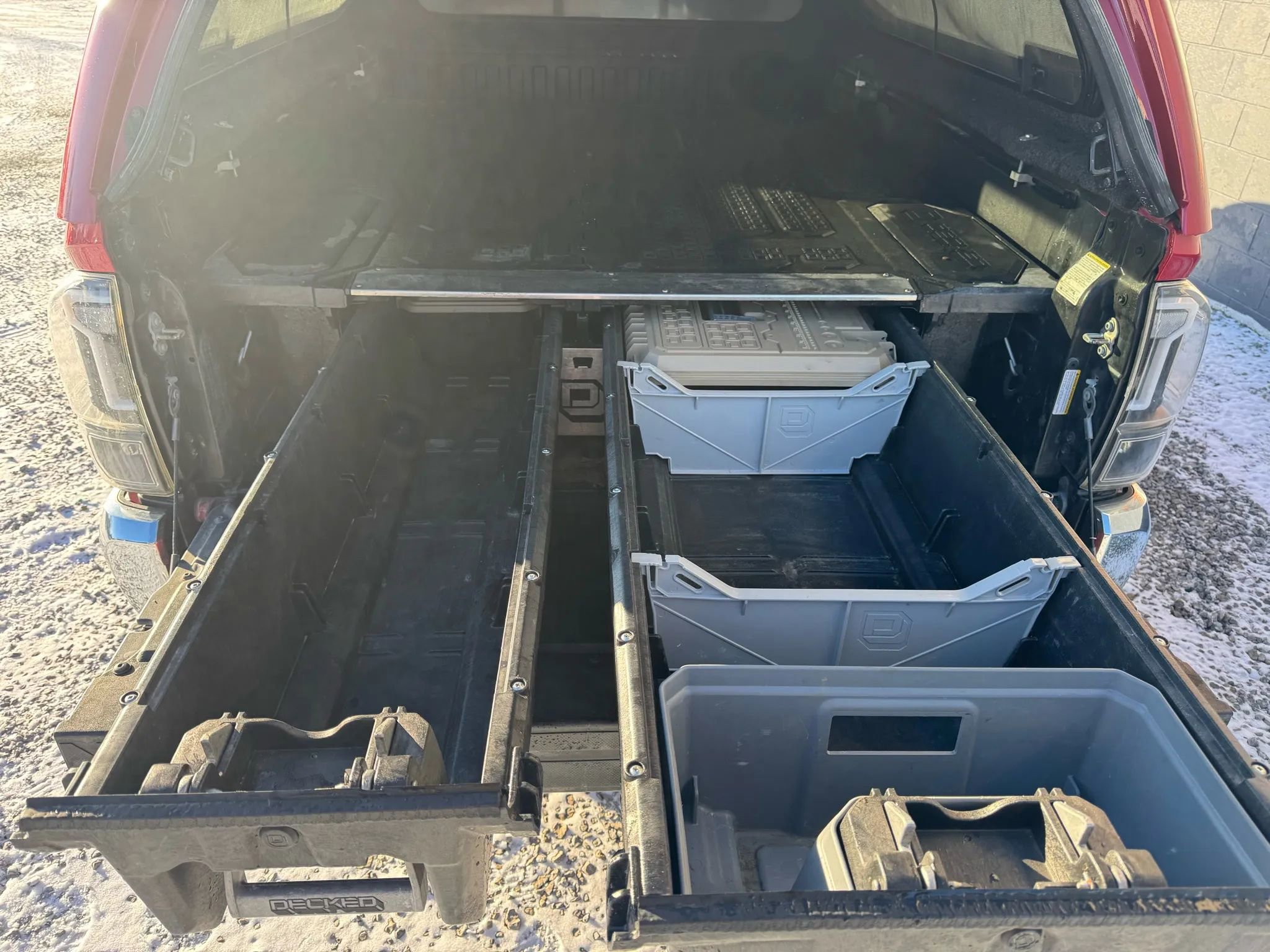 Used 2018 Toyota Tacoma SR5 w/ SR5 Appearance Package (SM) image 27