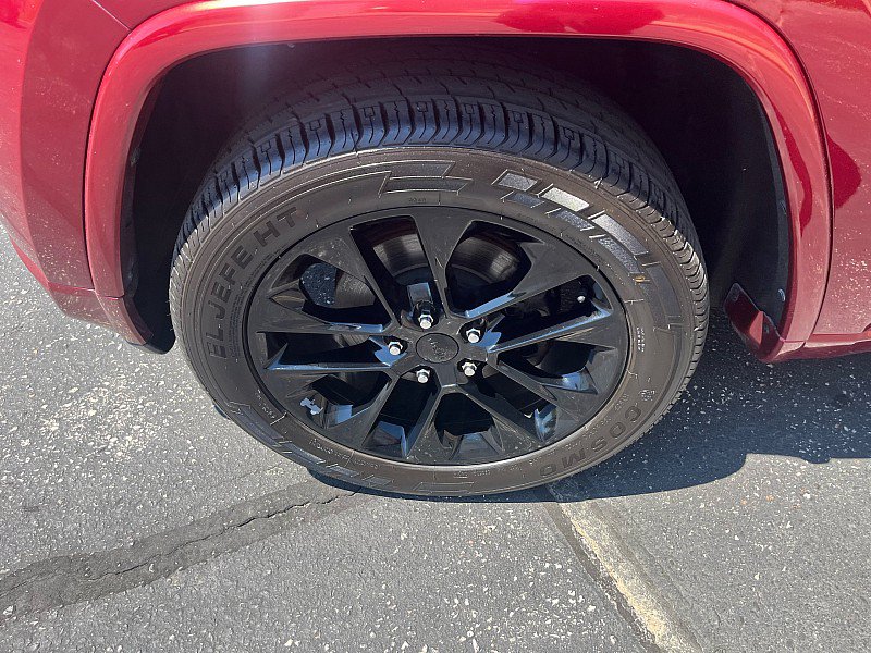 Used 2014 Jeep Grand Cherokee Altitude AWD/4WD image 13
