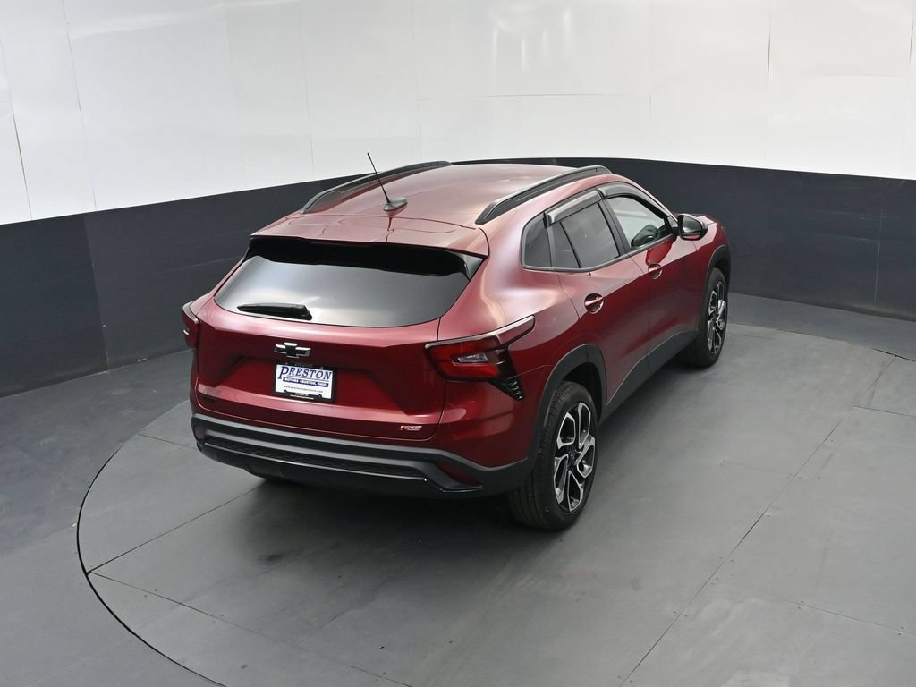 Used 2025 Chevrolet Trax RS w/ Driver Confidence Package FWD image 32