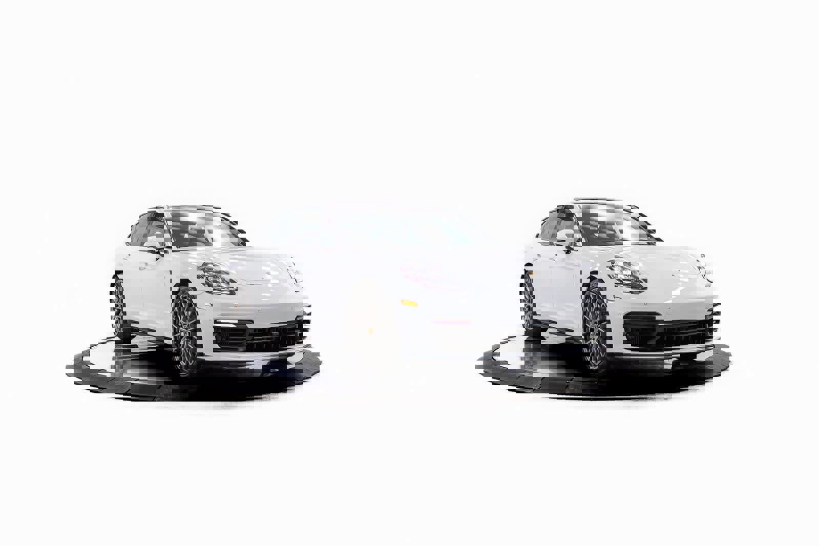 Used 2023 Porsche Panamera Platinum Edition image 9