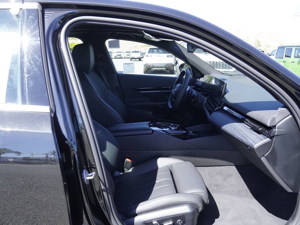 Used 2026 BMW 530i w/ Premium Package RWD image 25