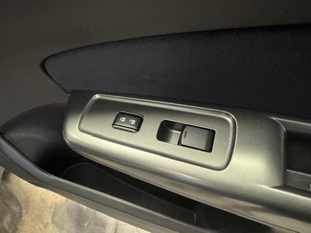 Used 2012 Subaru Forester 2.5X Limited AWD/4WD image 22