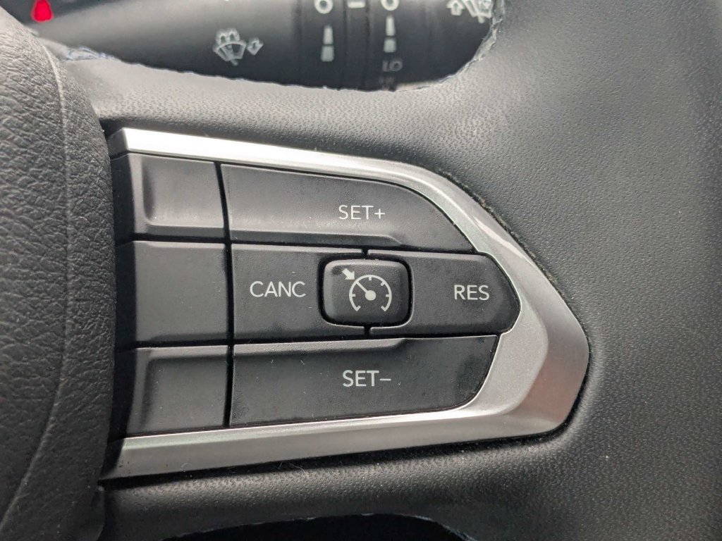Used 2022 Jeep Compass Latitude AWD/4WD image 29