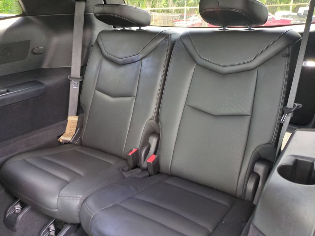 Used 2025 Cadillac XT6 Premium Luxury FWD image 16