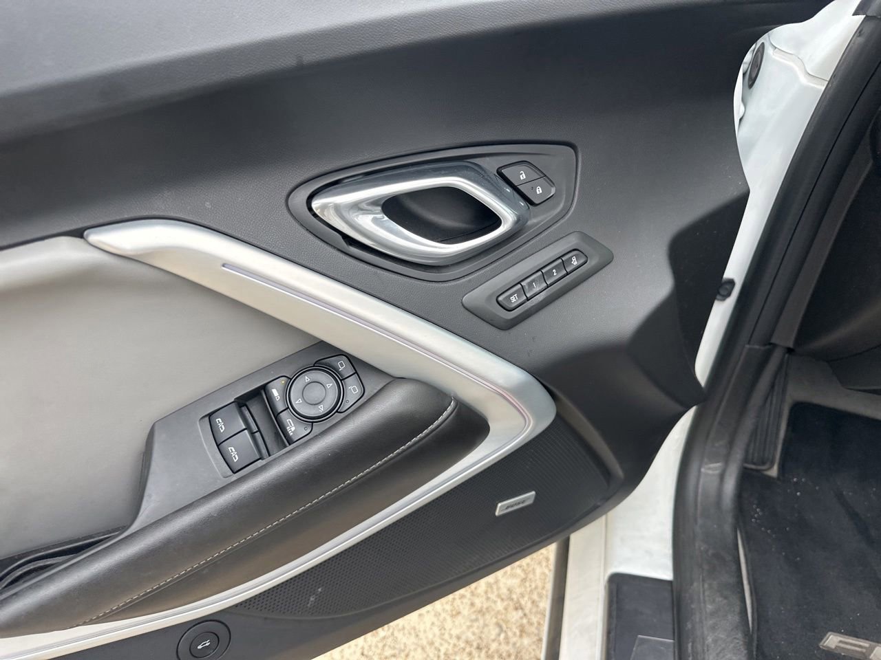 Used 2017 Chevrolet Camaro LT RWD image 15