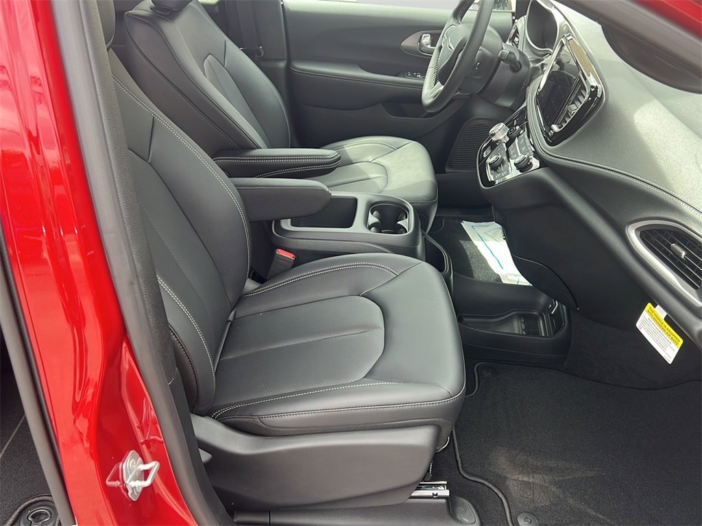 New 2025 Chrysler Pacifica Select image 25