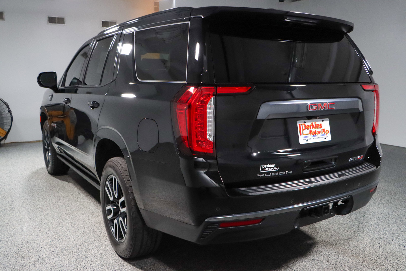 Used 2024 GMC Yukon AT4 w/ Max Trailering Package image 9