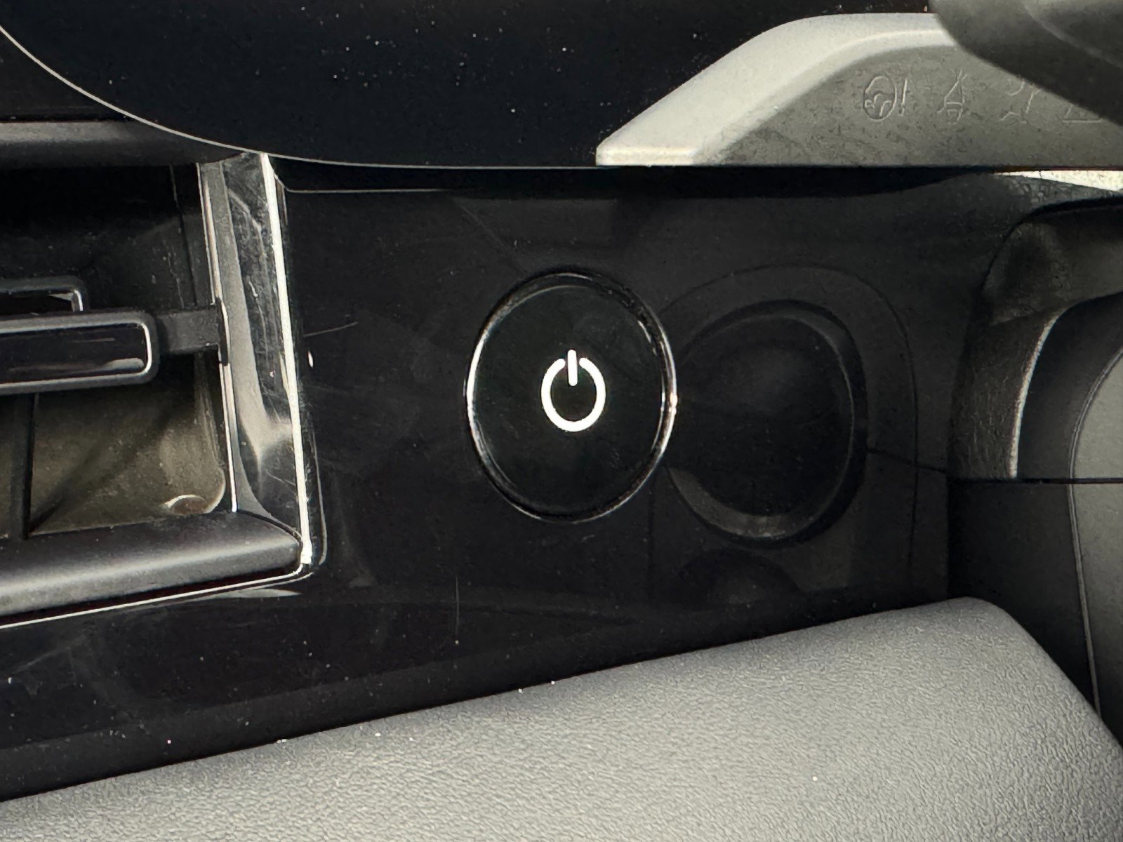 Used 2023 Porsche Taycan 4S w/ Performance Package AWD/4WD image 19