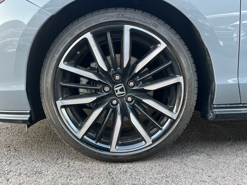 Used 2023 Honda Accord Touring image 11