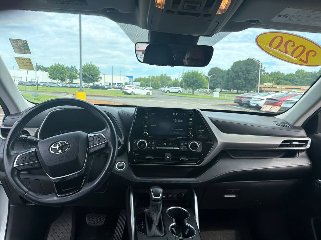 Used 2020 Toyota Highlander XLE AWD/4WD image 14