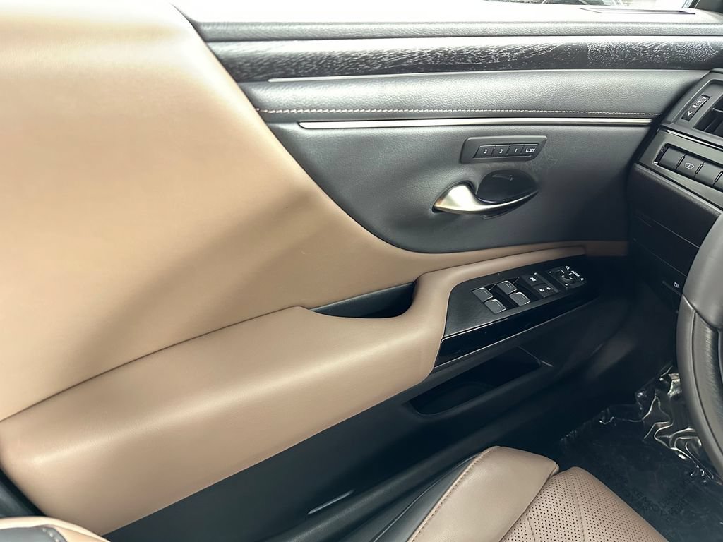 Used 2023 Lexus ES 350 w/ Accessory Package (Z1) FWD image 35