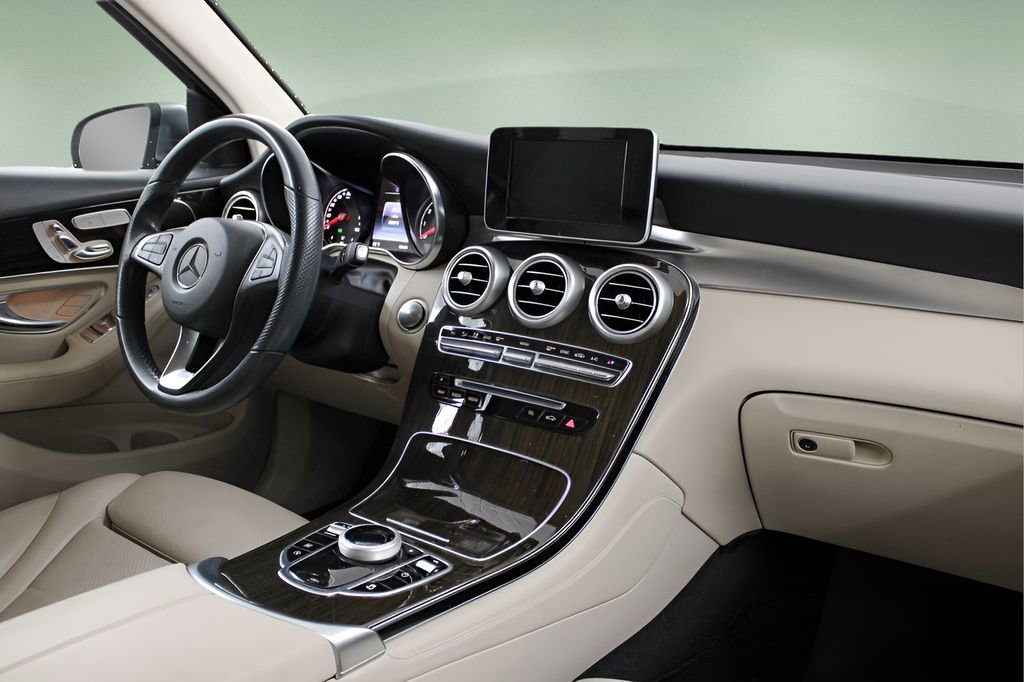 Used 2019 Mercedes-Benz GLC 300 image 18