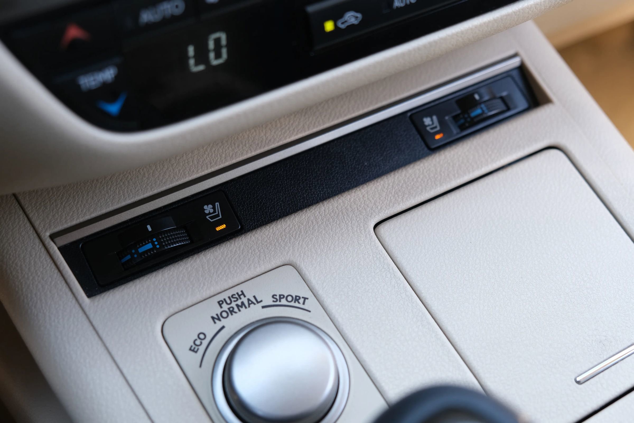 Used 2015 Lexus ES 350 w/ Premium Package FWD image 24