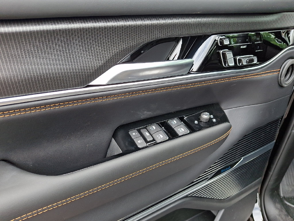New 2026 Jeep Grand Wagoneer Summit AWD/4WD image 9