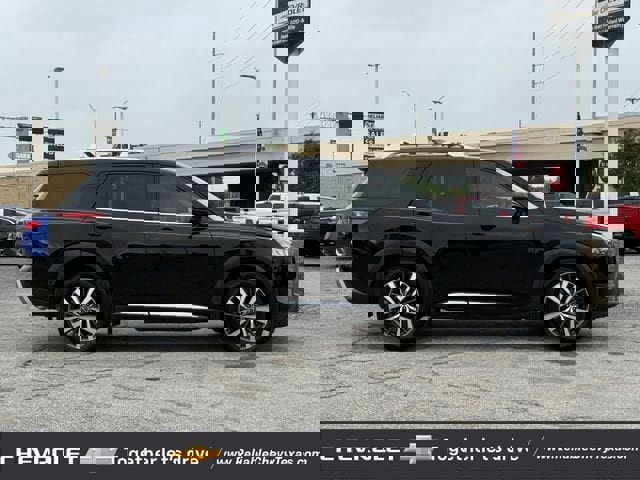 Used 2022 Nissan Pathfinder Platinum w/ Cargo Package FWD image 5