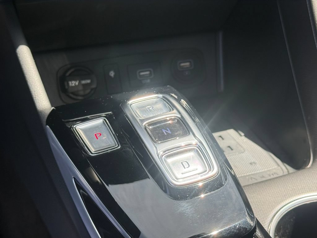 Certified 2023 Hyundai Sonata Limited w/ Preferred Accessory Package FWD image 30